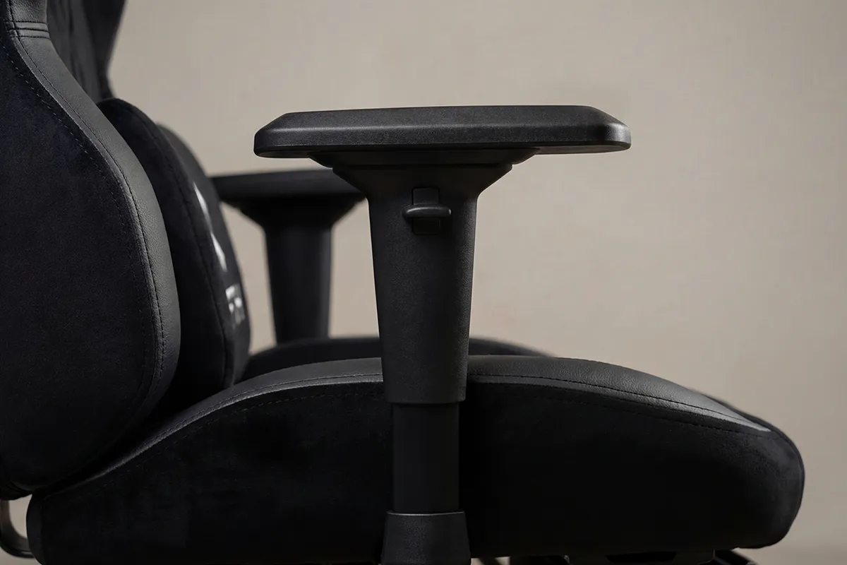 ROFTH QUADRA Ayak Uzatmalı Premium Oyuncu Koltuğu 18 Quadra kolcak