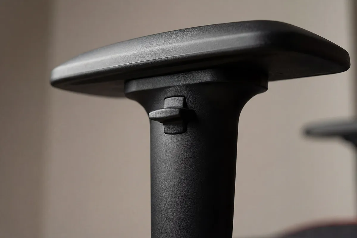 ROFTH QUADRA EDITION Midnight Blue Ayak Uzatmalı Premium Oyuncu Koltuğu 69 Quadra red kolcak