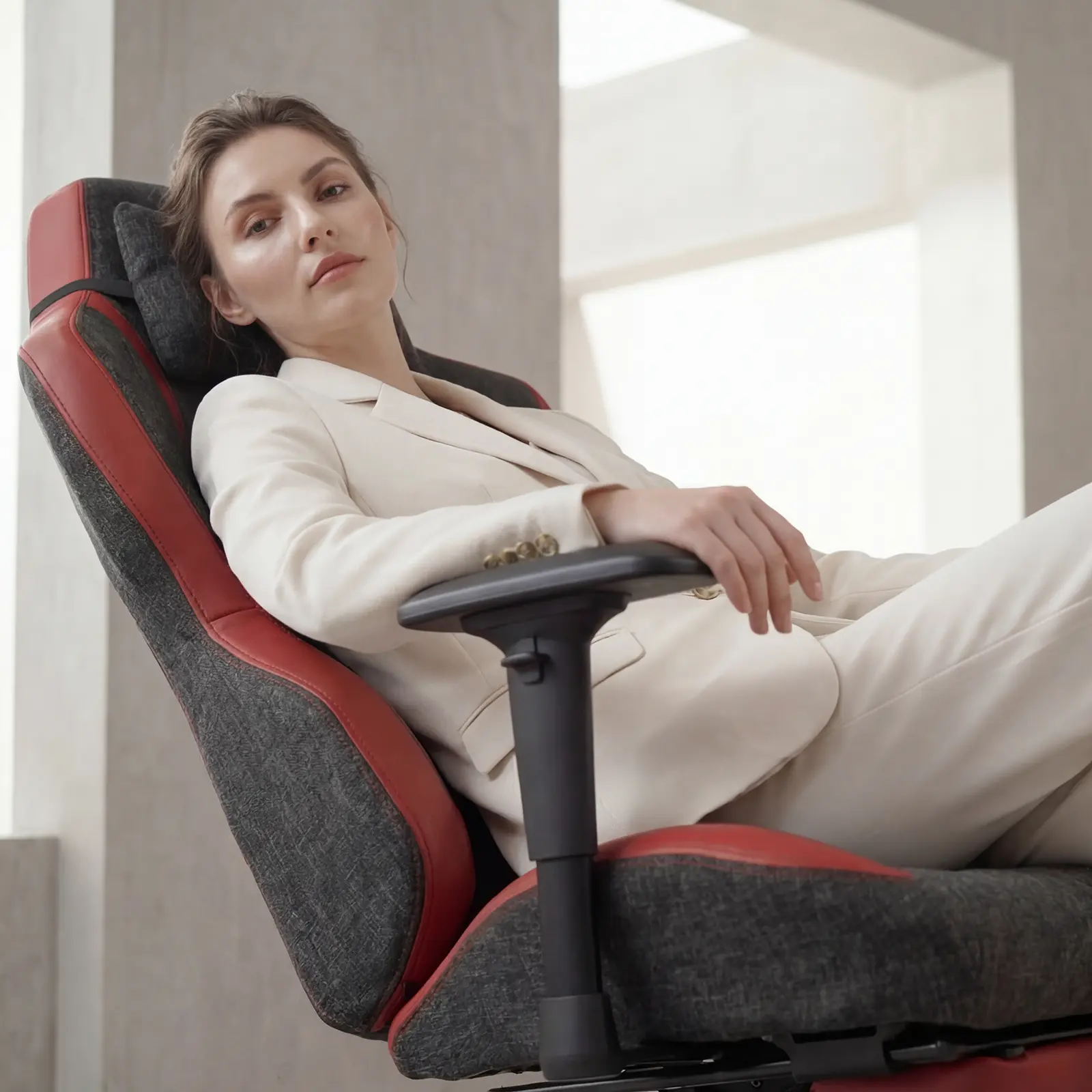 ROFTH QUADRA EDITION Midnight Blue Ayak Uzatmalı Premium Oyuncu Koltuğu 38 ROFTH QUADRA EDITION Midnight Blue Ayak Uzatmalı Premium Oyuncu Koltuğu - Görsel 38