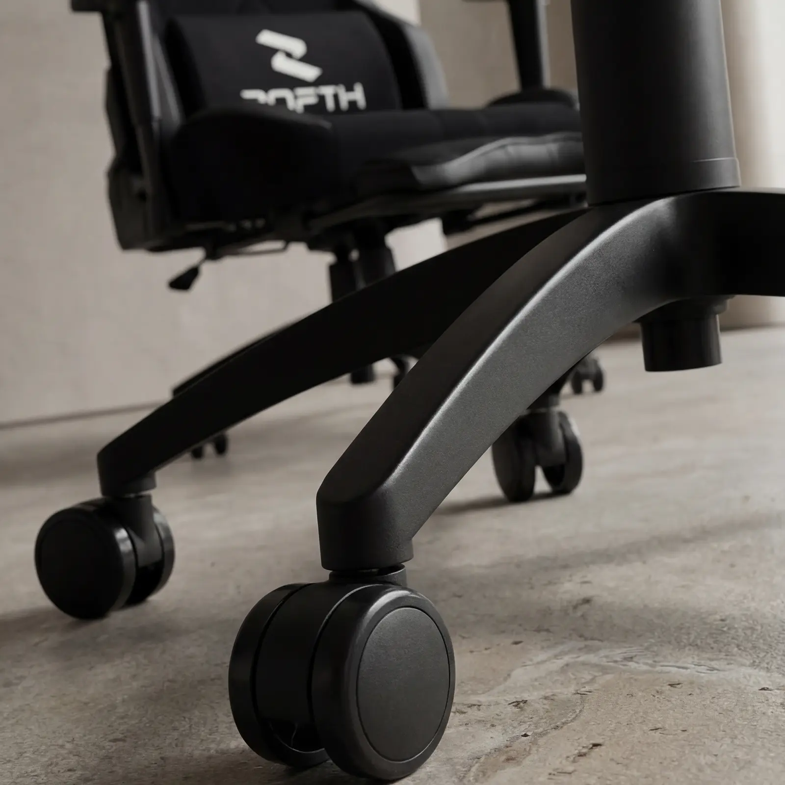 ROFTH QUADRA Ayak Uzatmalı Premium Oyuncu Koltuğu 6 ROFTH QUADRA Ayak Uzatmalı Premium Oyuncu Koltuğu - Görsel 6